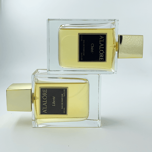 A'LALÓRE markalı liberte kadın parfümü şeffaf cam şişede altın kapaklı iki adet ürün