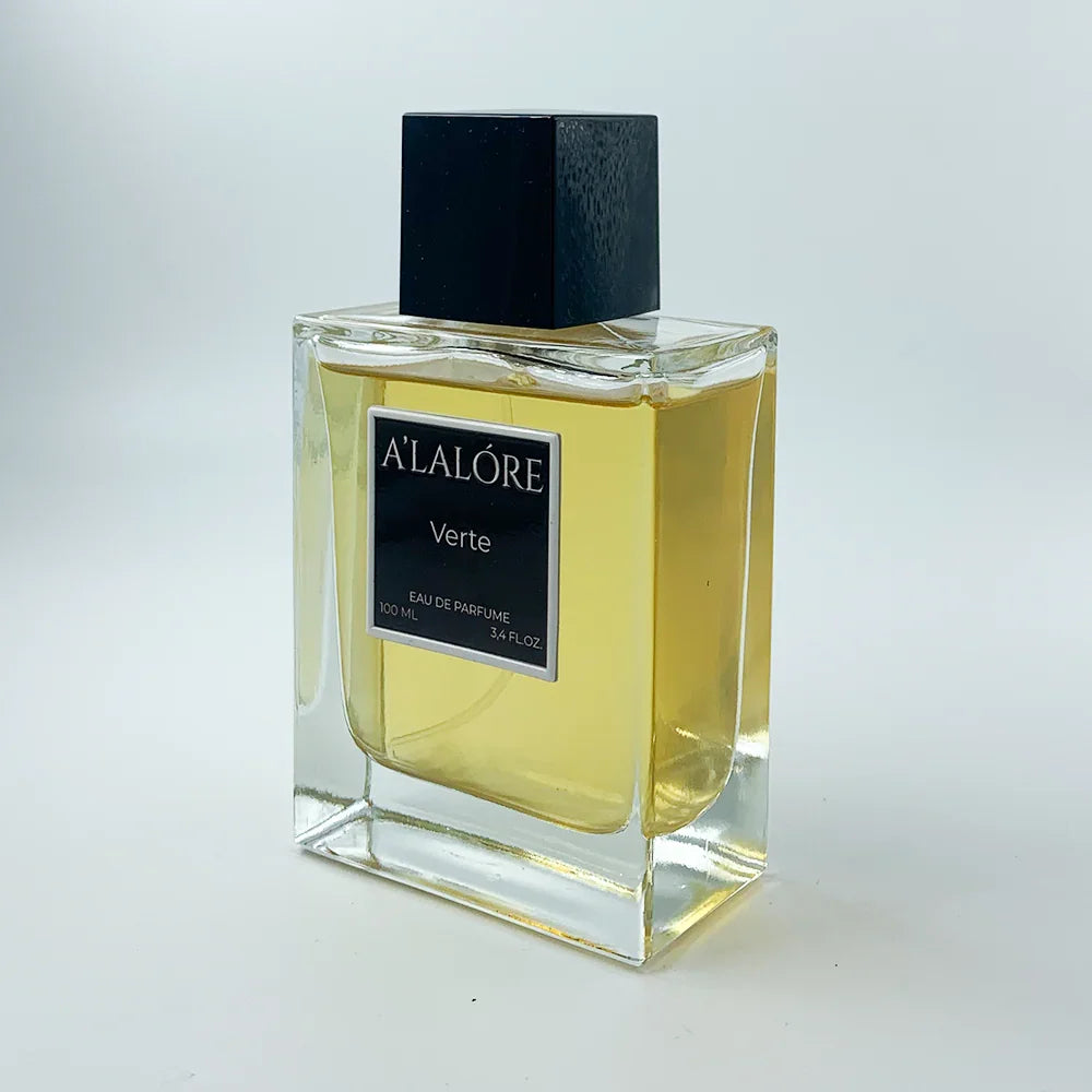 A'LALÓRE marka erkek parfümü 100 ml şeffaf cam şişede siyah kapaklı